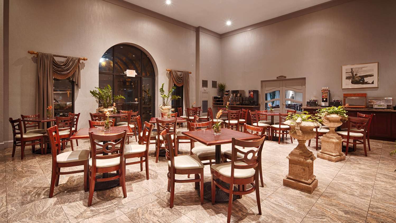 Hotel in Concordville | Best Western Plus Concordville Hotel