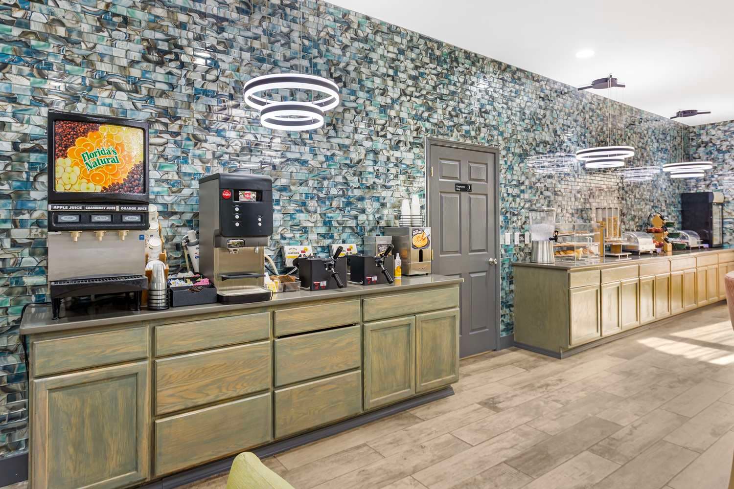 Breakfast Rambler Garden Hotel Location Rambler Oasis Hotel