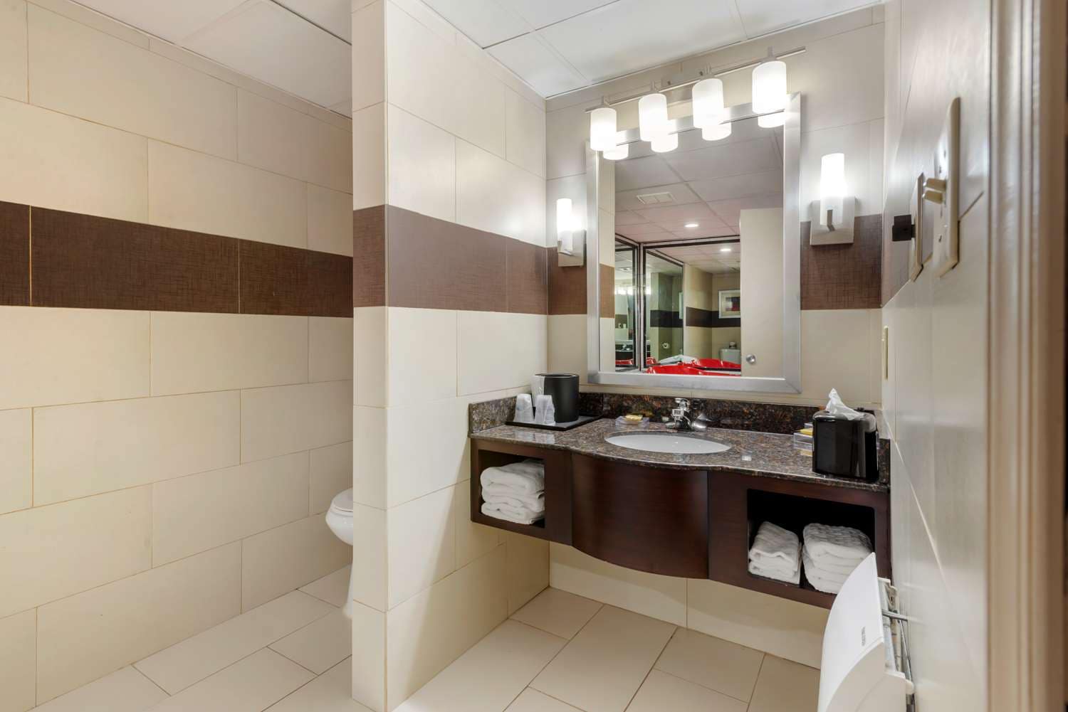 Hotel in Tannersville | Best Western Plus Poconos Hotel
