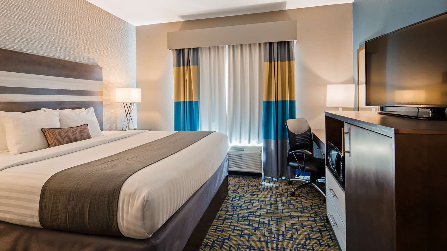 Hotels In Erie Pa Best Western Plus Erie Inn Suites