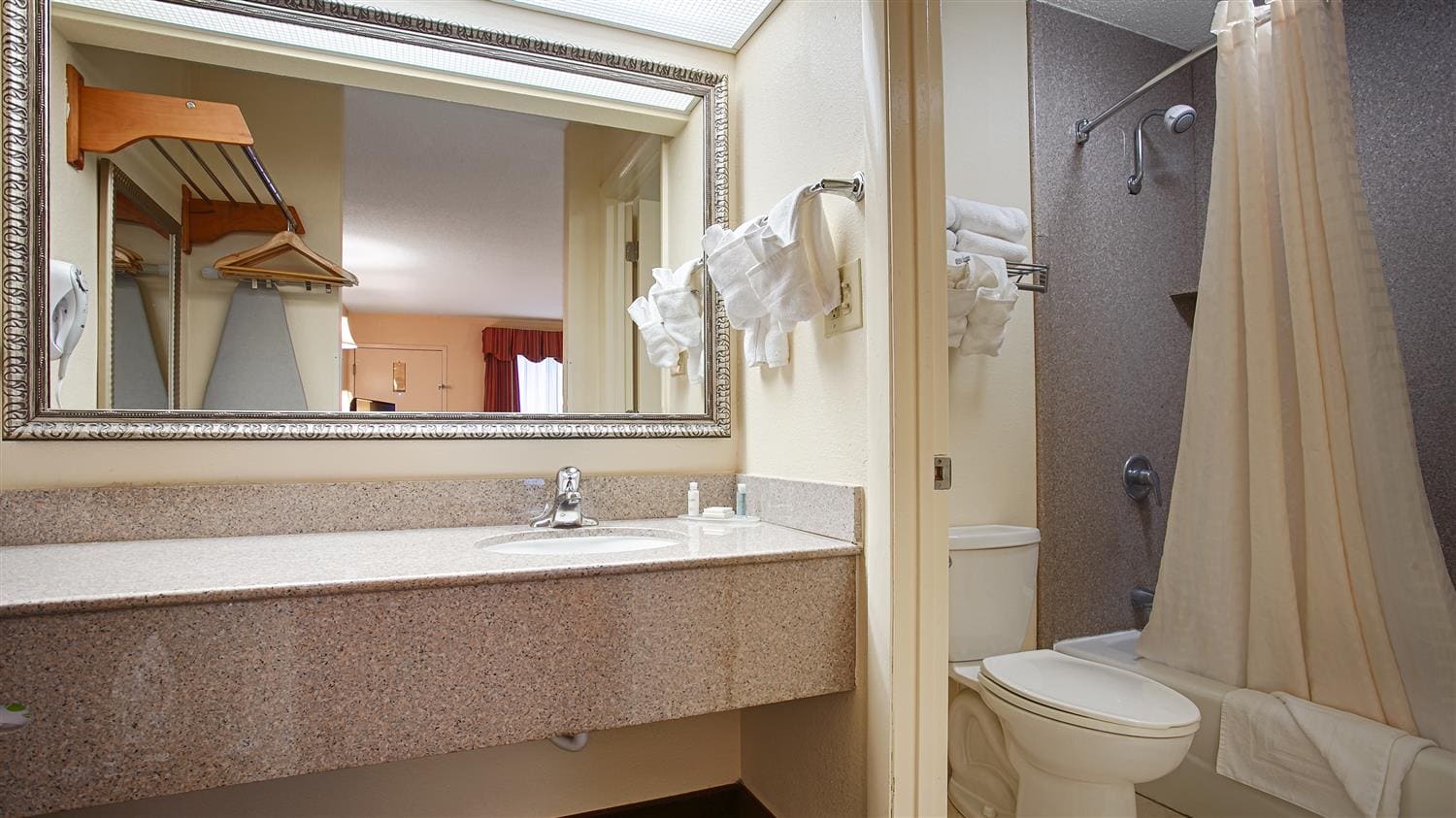 FUNGUS IN THE SHOWER?! - Picture of Quality Inn & Suites, College Park -  Tripadvisor