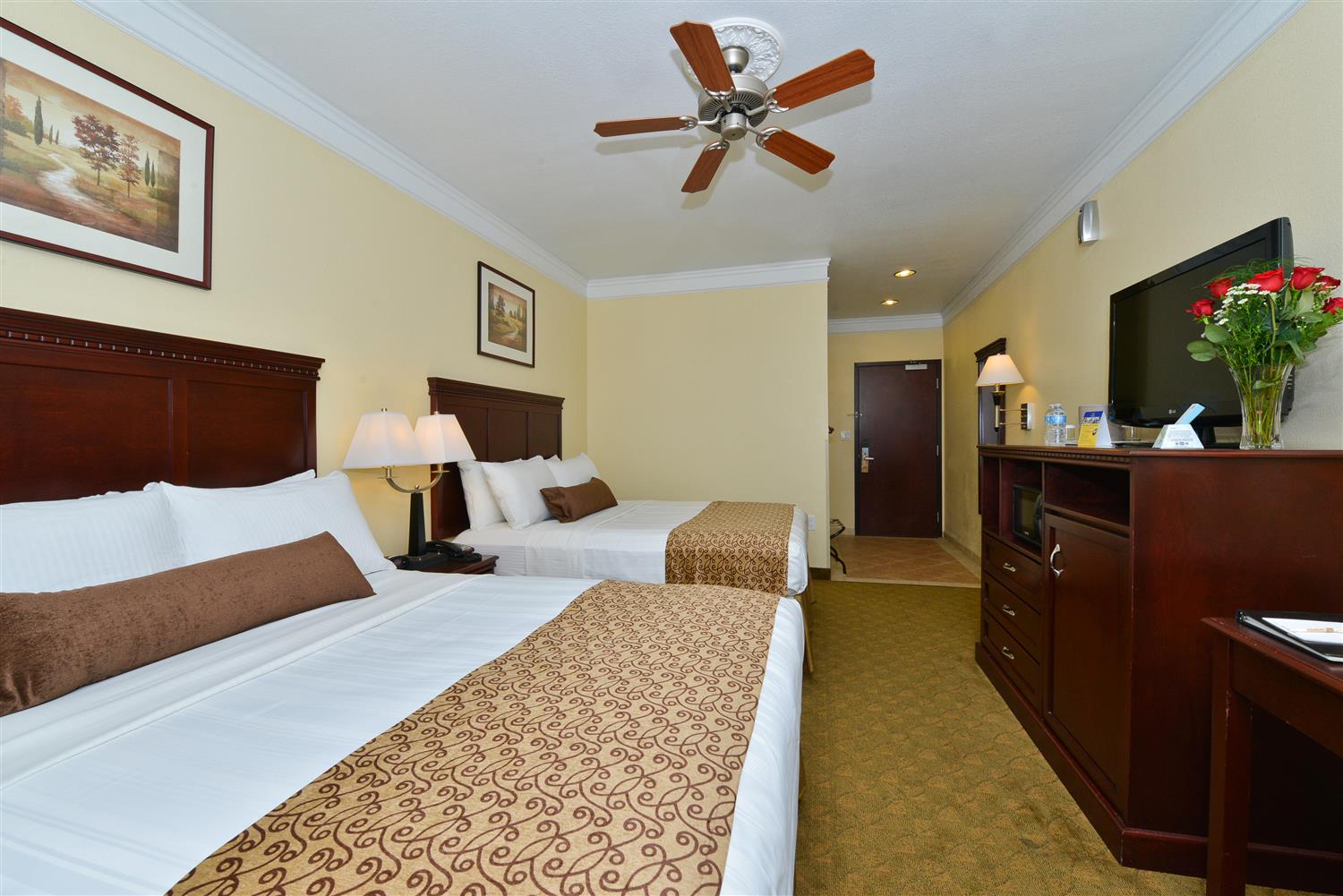 Edna Tx Hotels Best Western Lone Star Inn In Having To Share A Room Come Stay In Our Two Queen Size Beds With The Front Desk Giving You Live Wake Up Call Morning