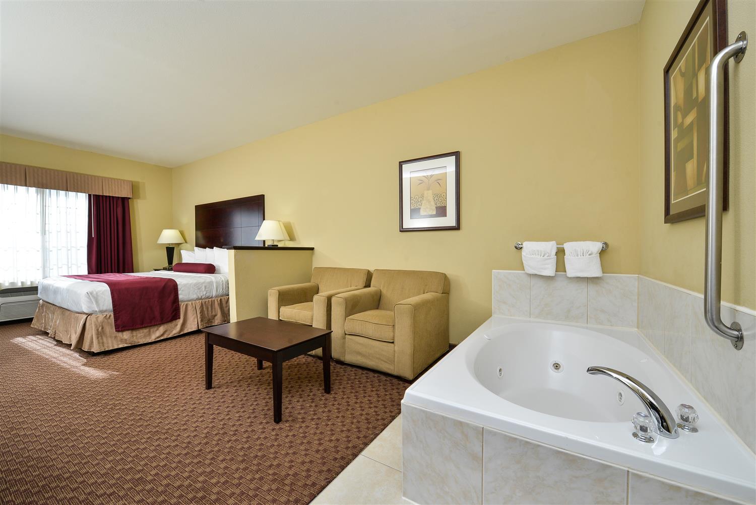 Mansfield Hotels Best Western Plus Inn Suites Treat Yourself And A Special Companion To Our Whirlpool Suite Perfect For Anniversaries Or Escapes