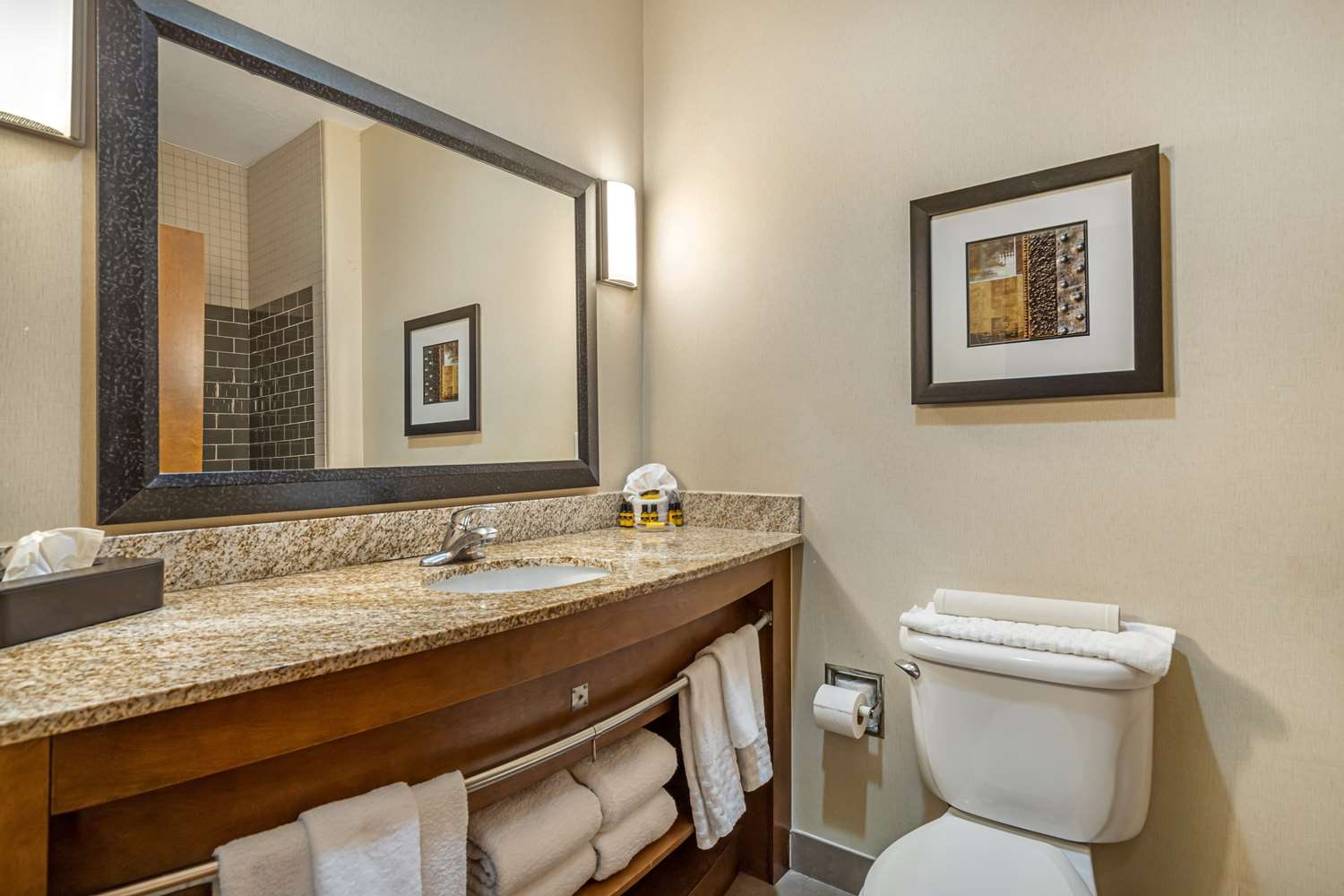 Hotel in San Antonio | Best Western Plus Lackland Hotel & Suites