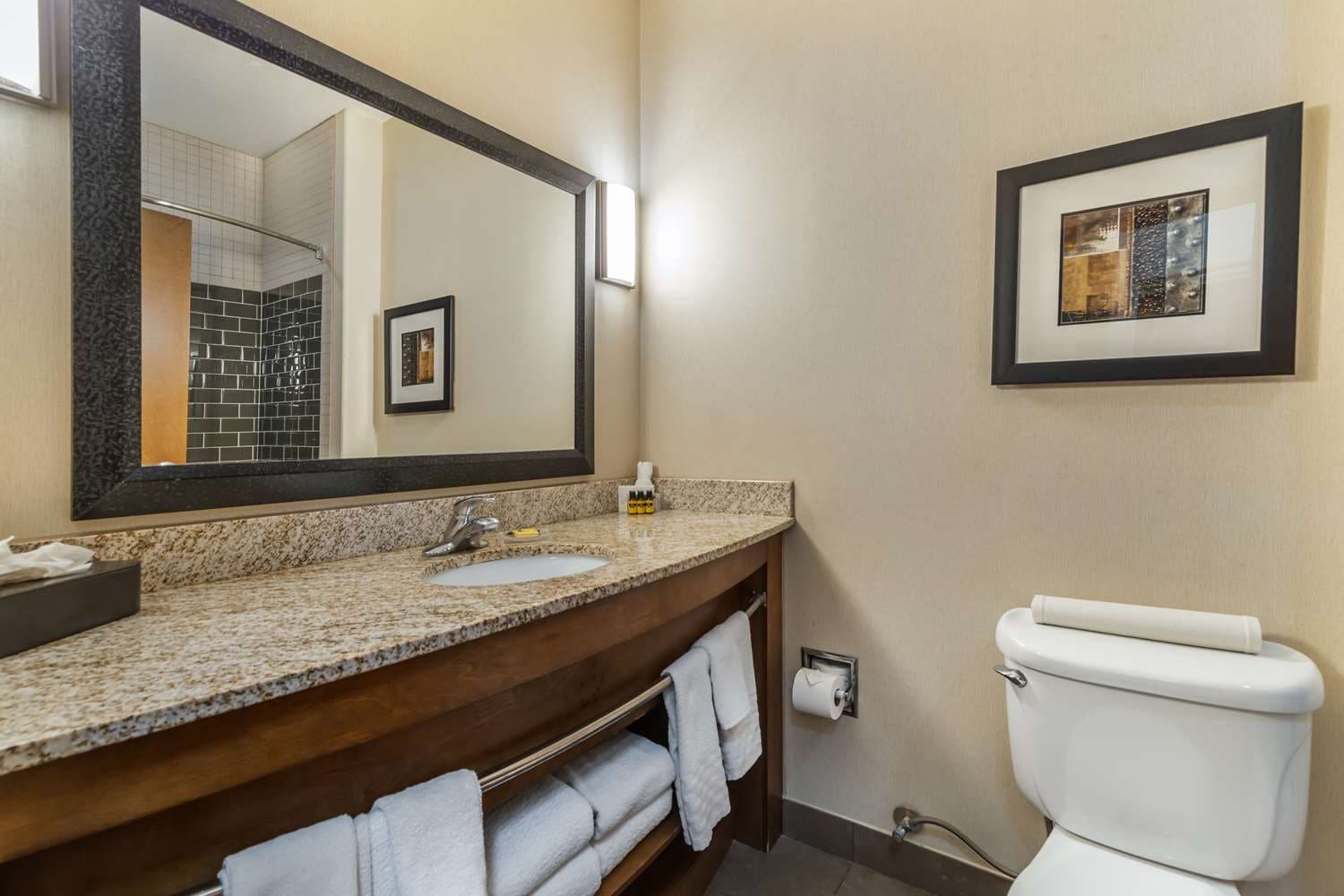 Hotel in San Antonio | Best Western Plus Lackland Hotel &amp; Suites