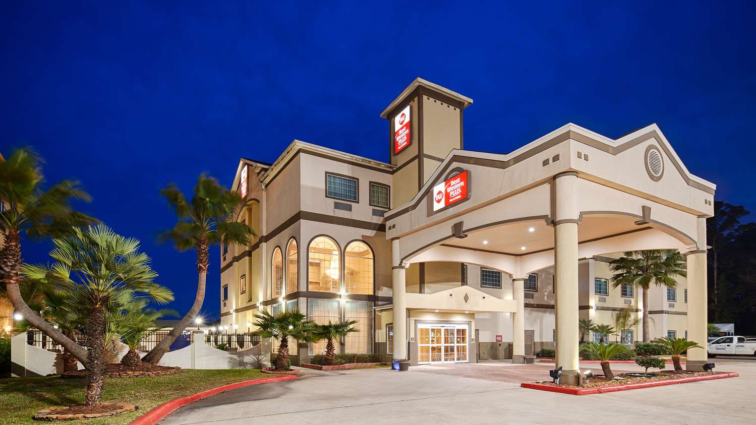 New Caney Hotels | Best Western Plus New Caney Inn &amp; Suites
