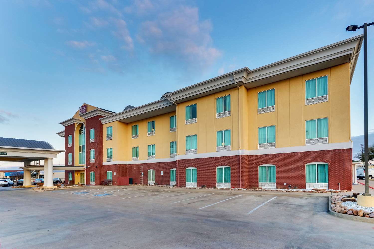 Hotel in Woodway | Best Western Plus Woodway Waco South Inn & Suites