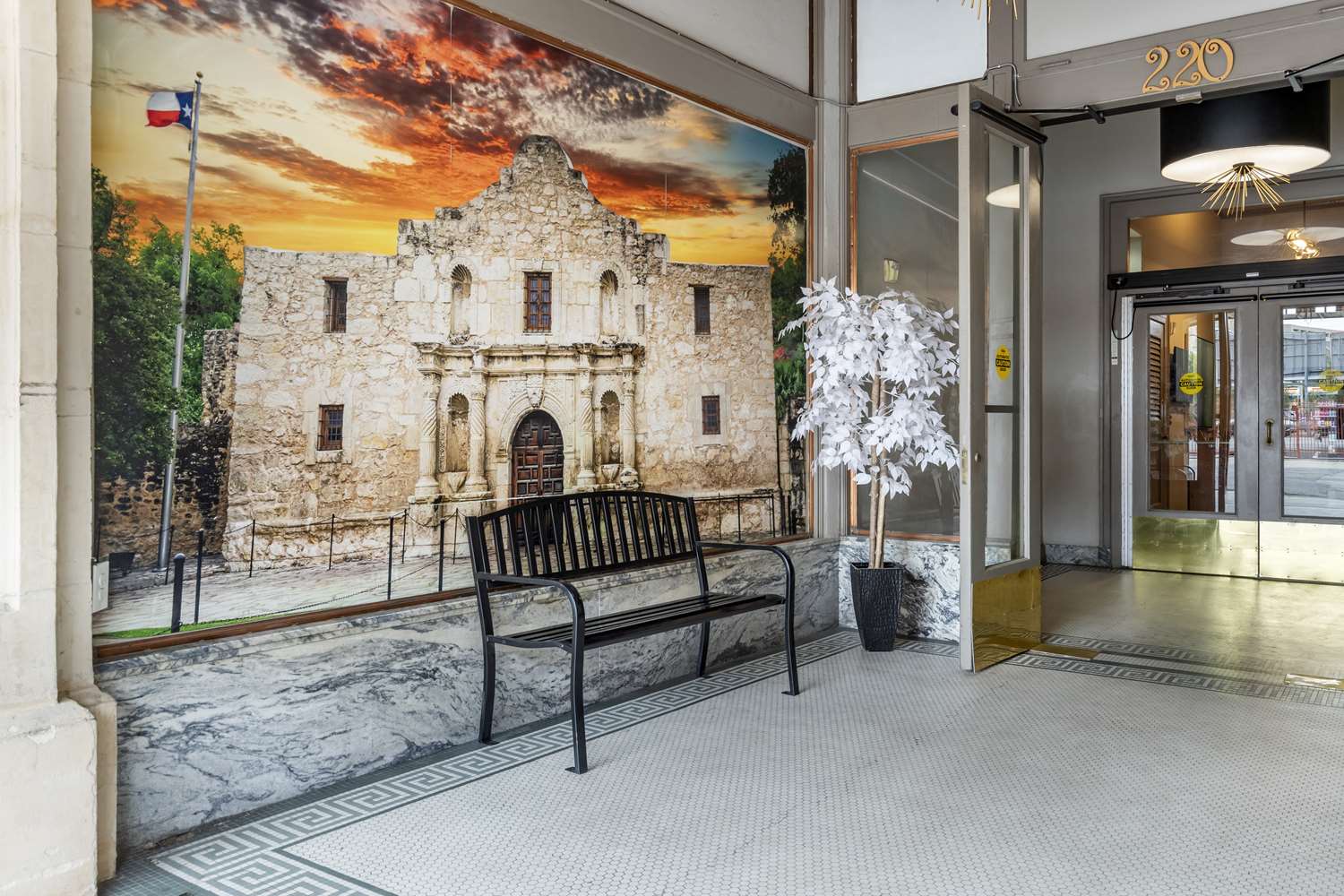 SAN ANTONIO, TEXAS - APRIL 12, 2018 - Entrance of Apple Store