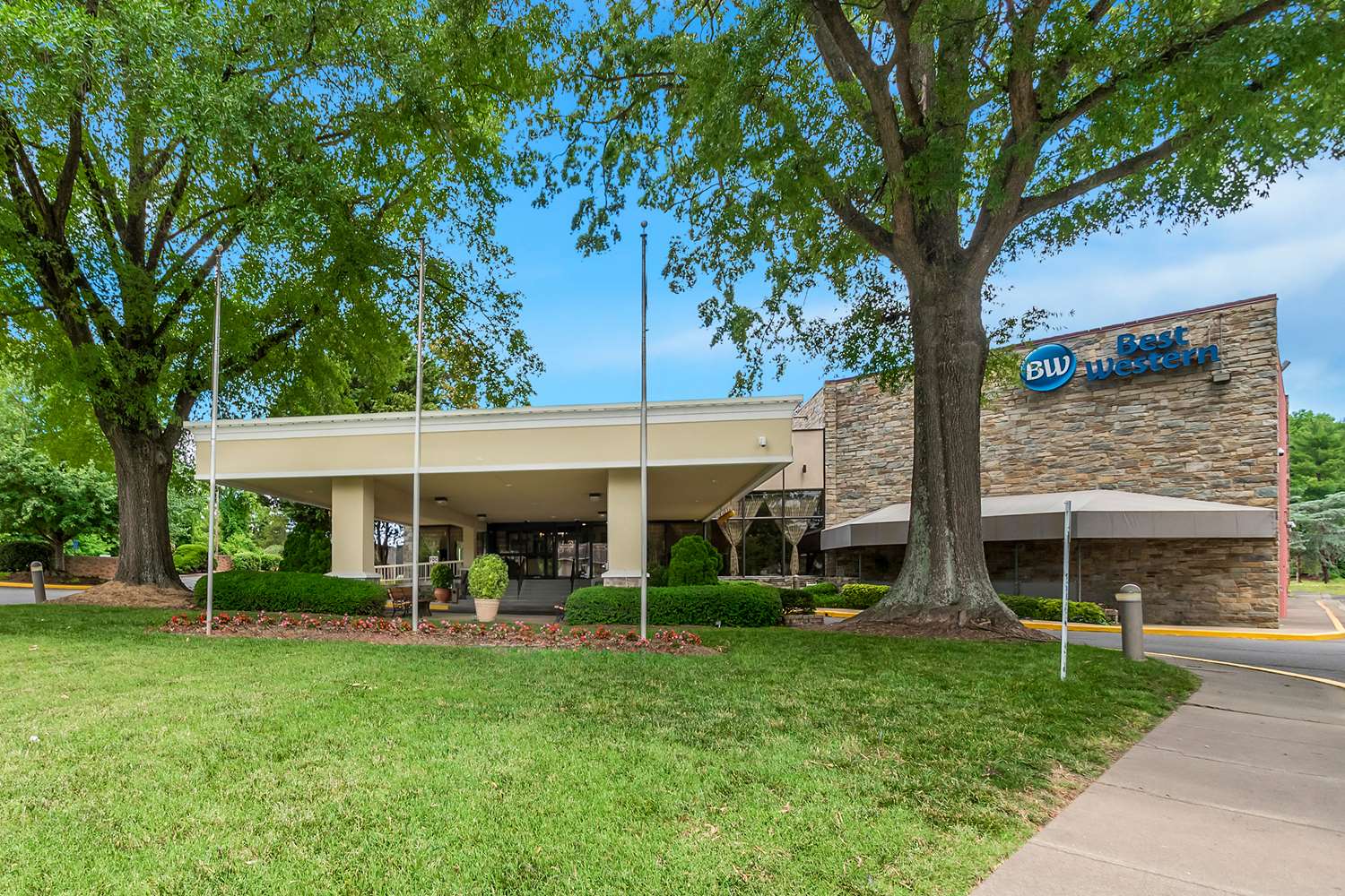 Best Western Fairfax
    A Top-Rated Hotel in Fairfax, Virginia