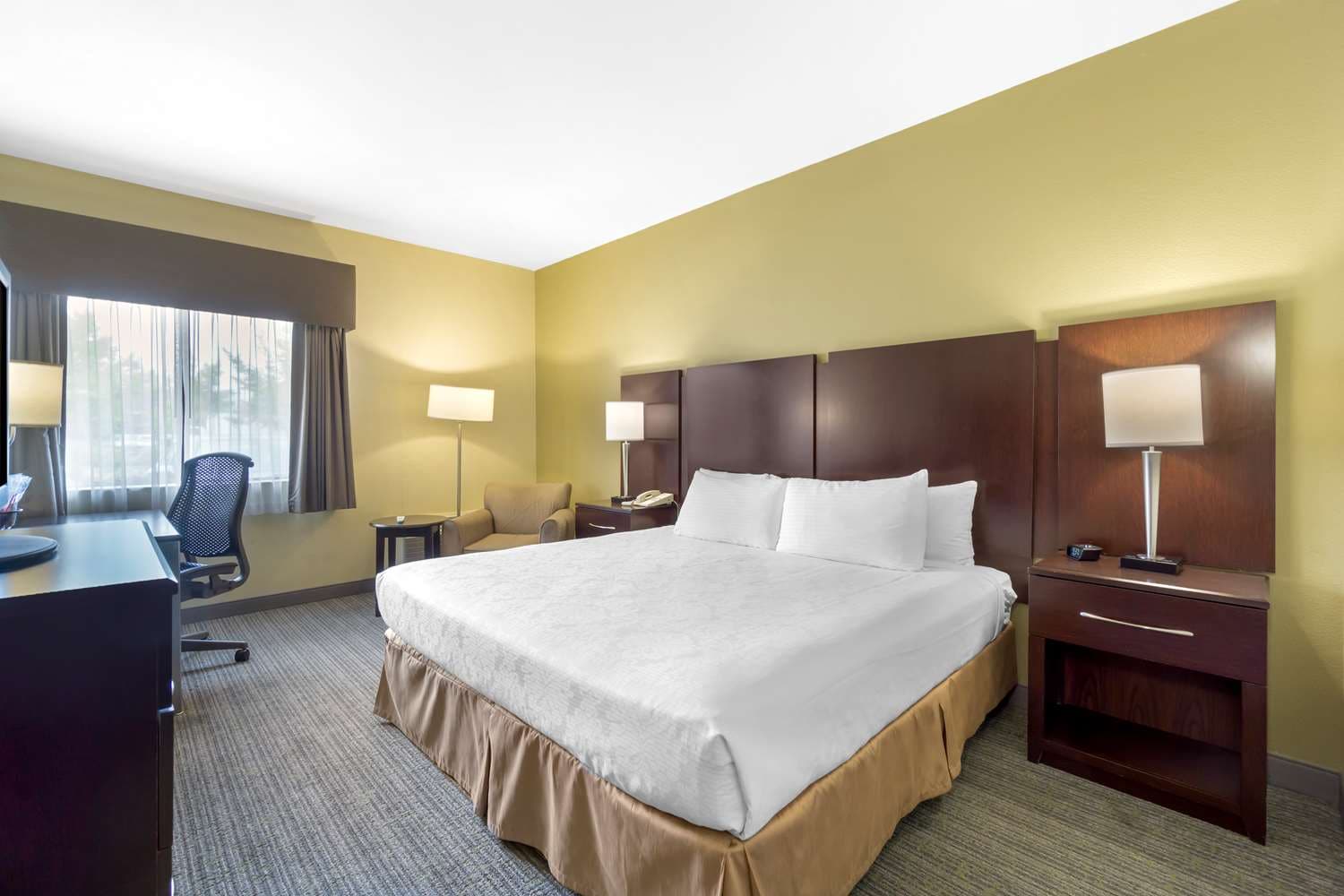 Best Western Plus Plaza by the Green | Hotel Rooms