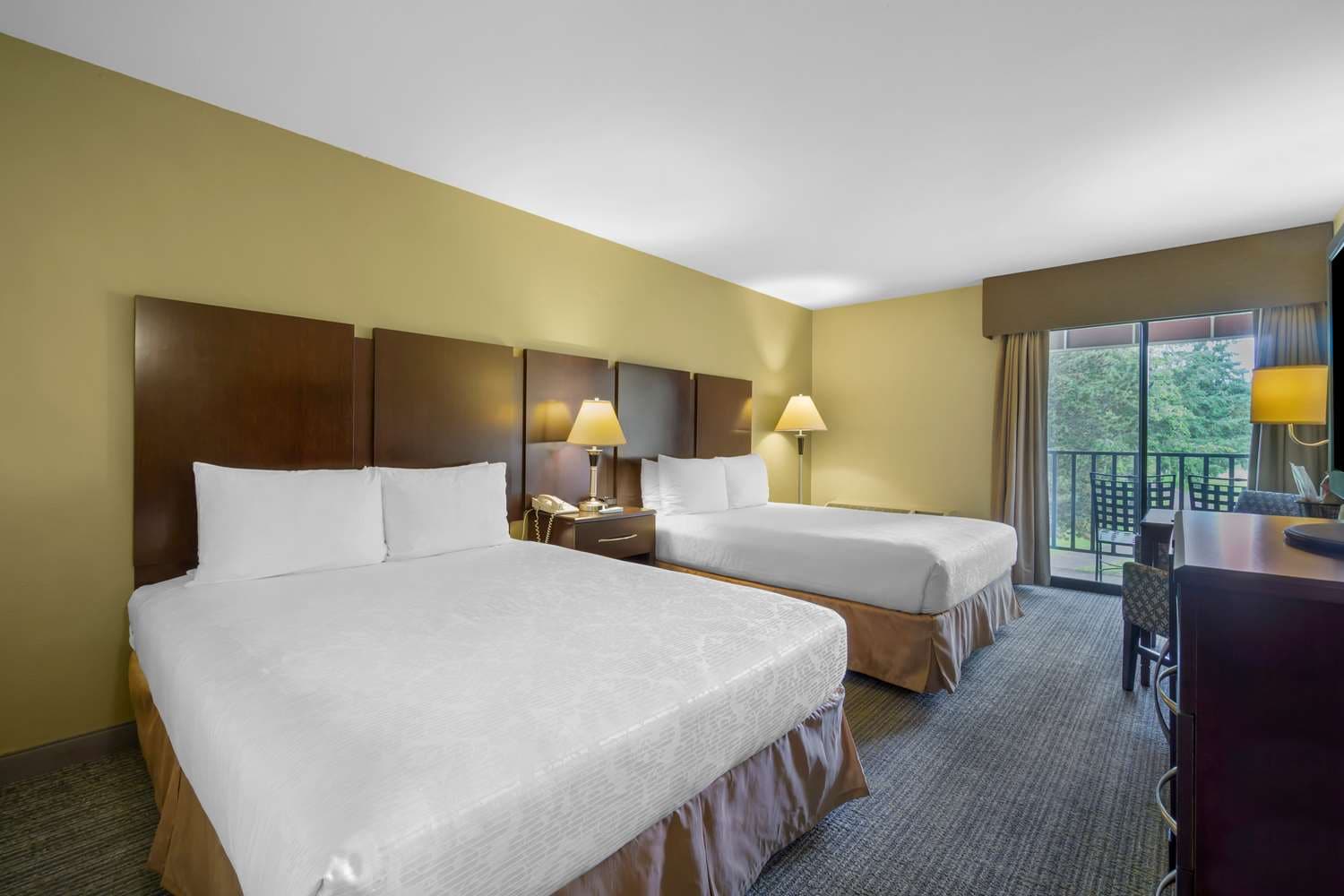 Best Western Plus Plaza by the Green | Hotel Rooms