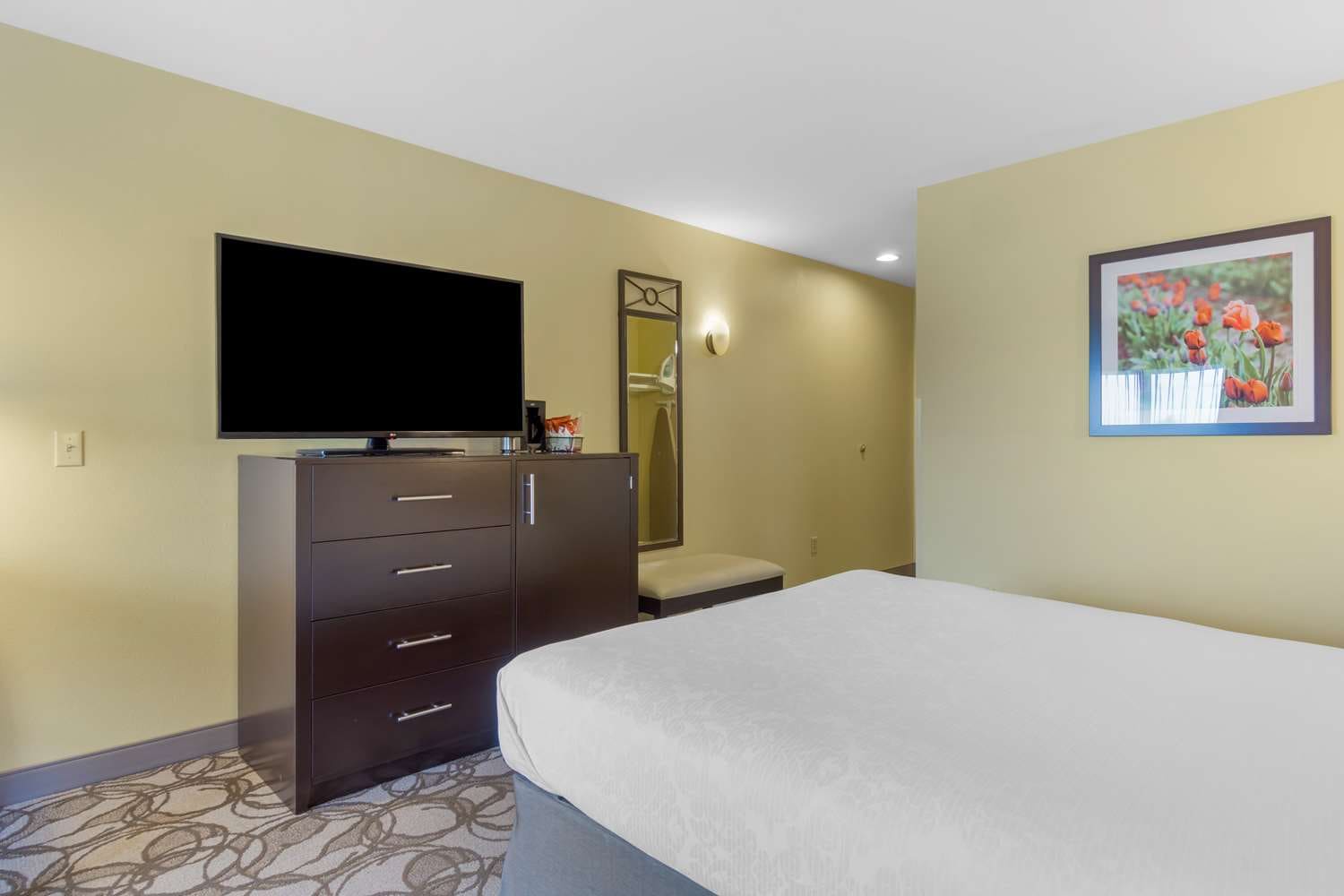 Best Western Plus Plaza by the Green | Hotel Rooms