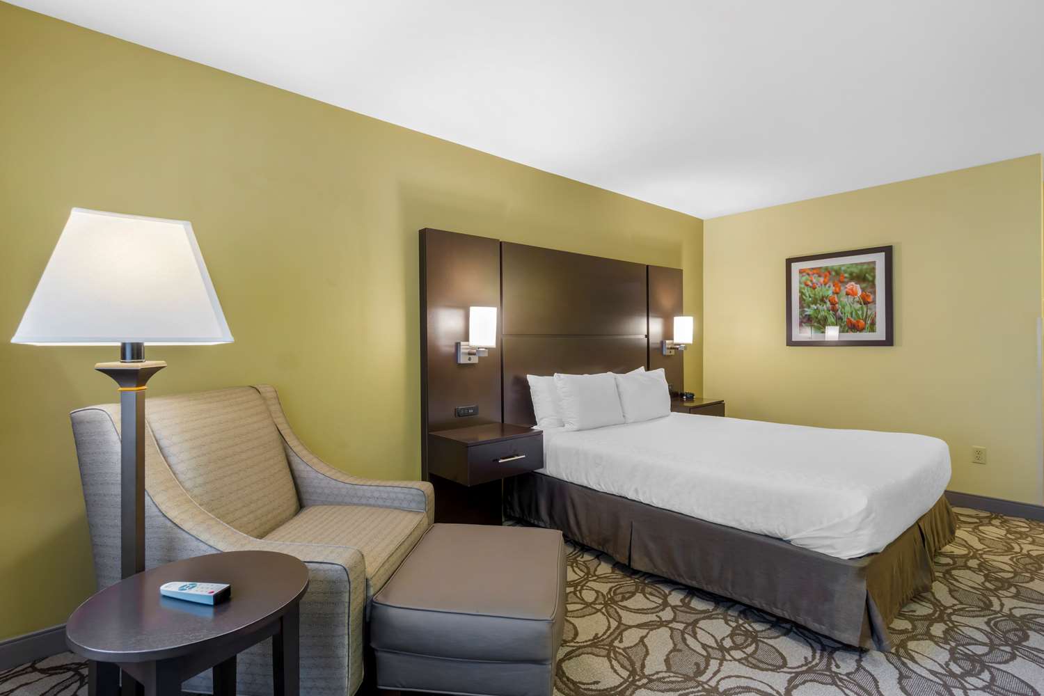 Best Western Plus Plaza by the Green | Hotel Rooms
