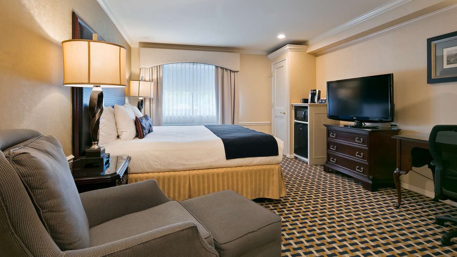 Hotel in Puyallup | Best Western Plus Puyallup Hotel