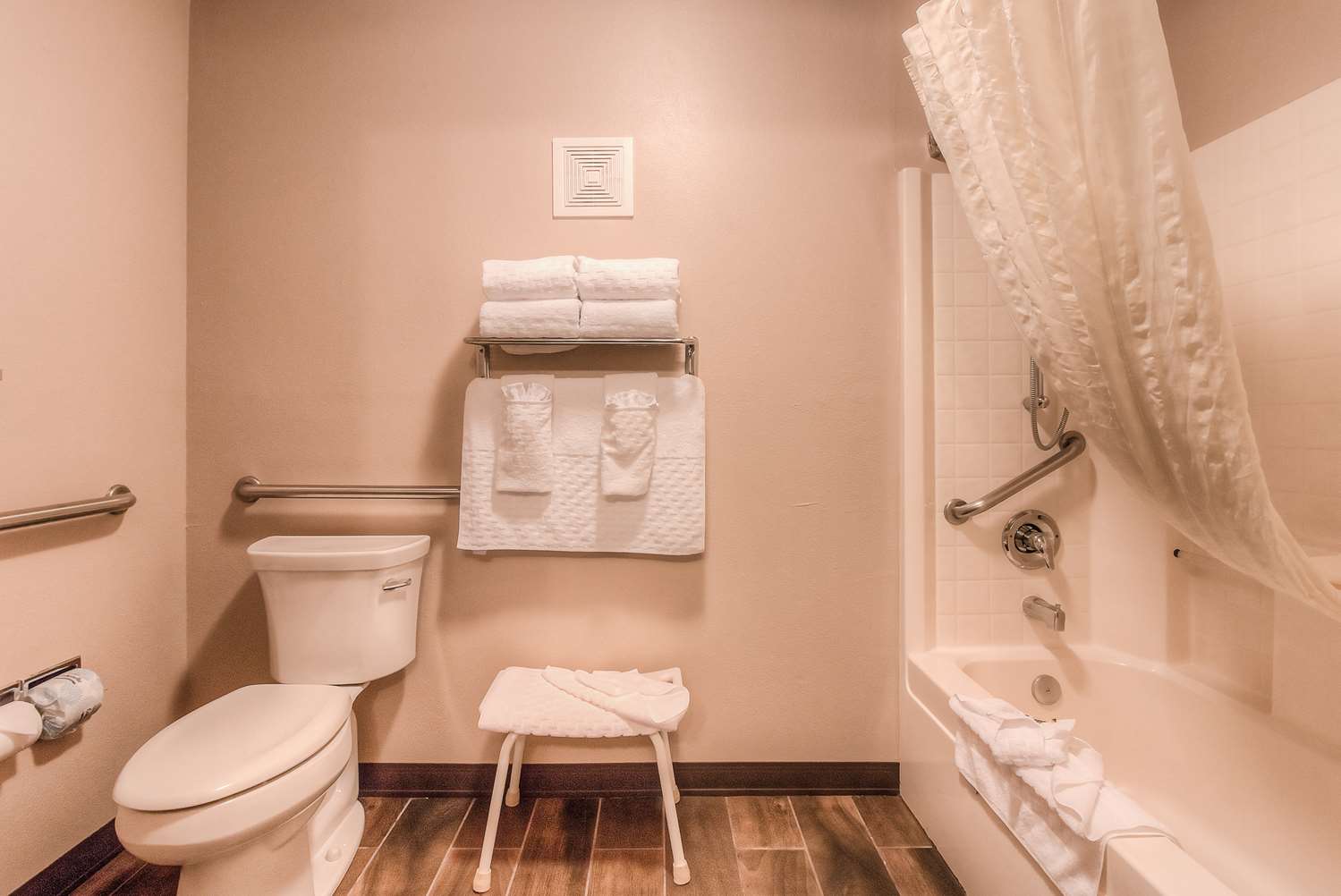 Embroidered Bathroom Hand Towel, Have a Nice Poop, White Towel, Choose  Thread Color, Cute Bathroom Decor 