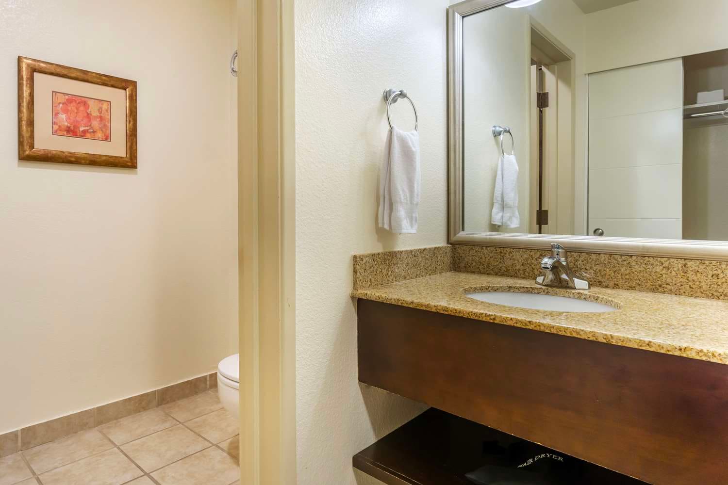 Hotel in Edmonds | Best Western Plus Edmonds Harbor Inn