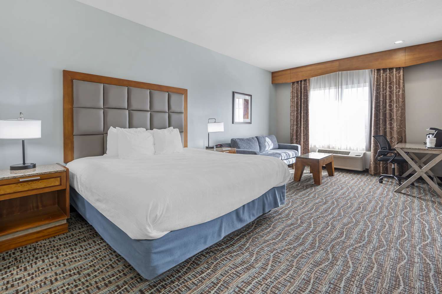 Hotel in Omak | Best Western Plus Peppertree Inn at Omak