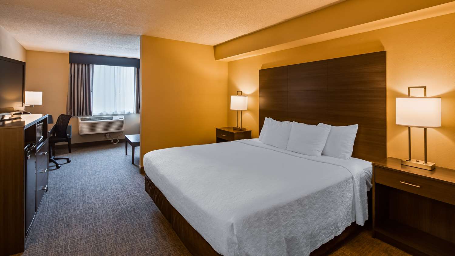 Hotel in Madison Best Western East Towne Suites