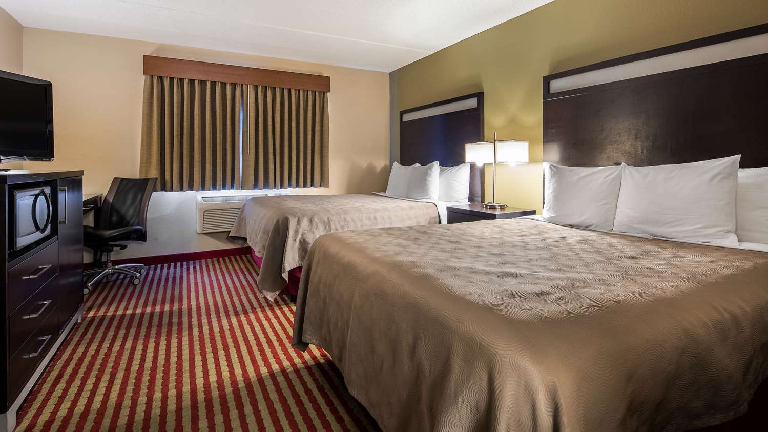 Germantown Wi Hotels Best Western Inn Wisconsin Guest Rooms Rates