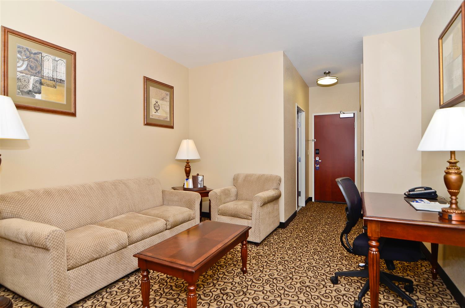 Kemmerer Wy Hotel Best Western Plus Fossil Country Suites Our Guest Suite Sitting Area
