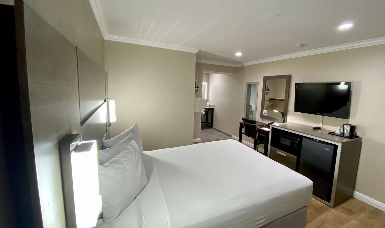 SureStay by Best Western Santa Cruz Hotel Rooms