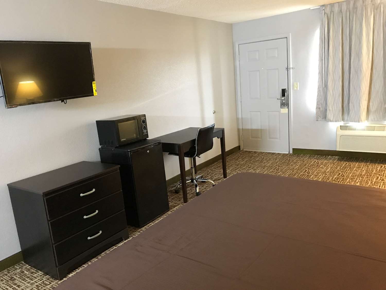 Surestay Hotel Brinkley In Arkansas Guest Room Amenities