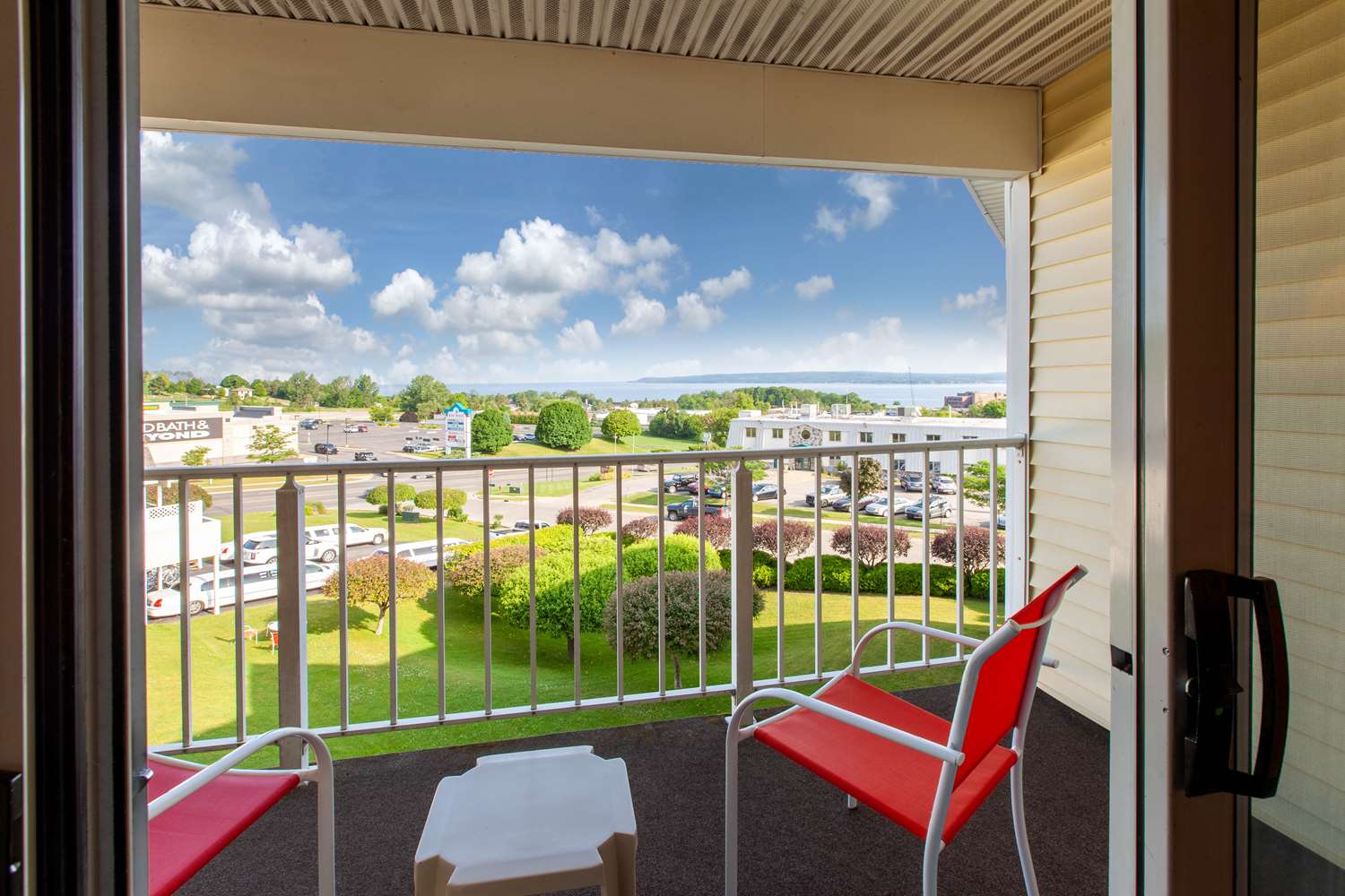 Apple Tree Inn, SureStay Collection | Rooms & Rates