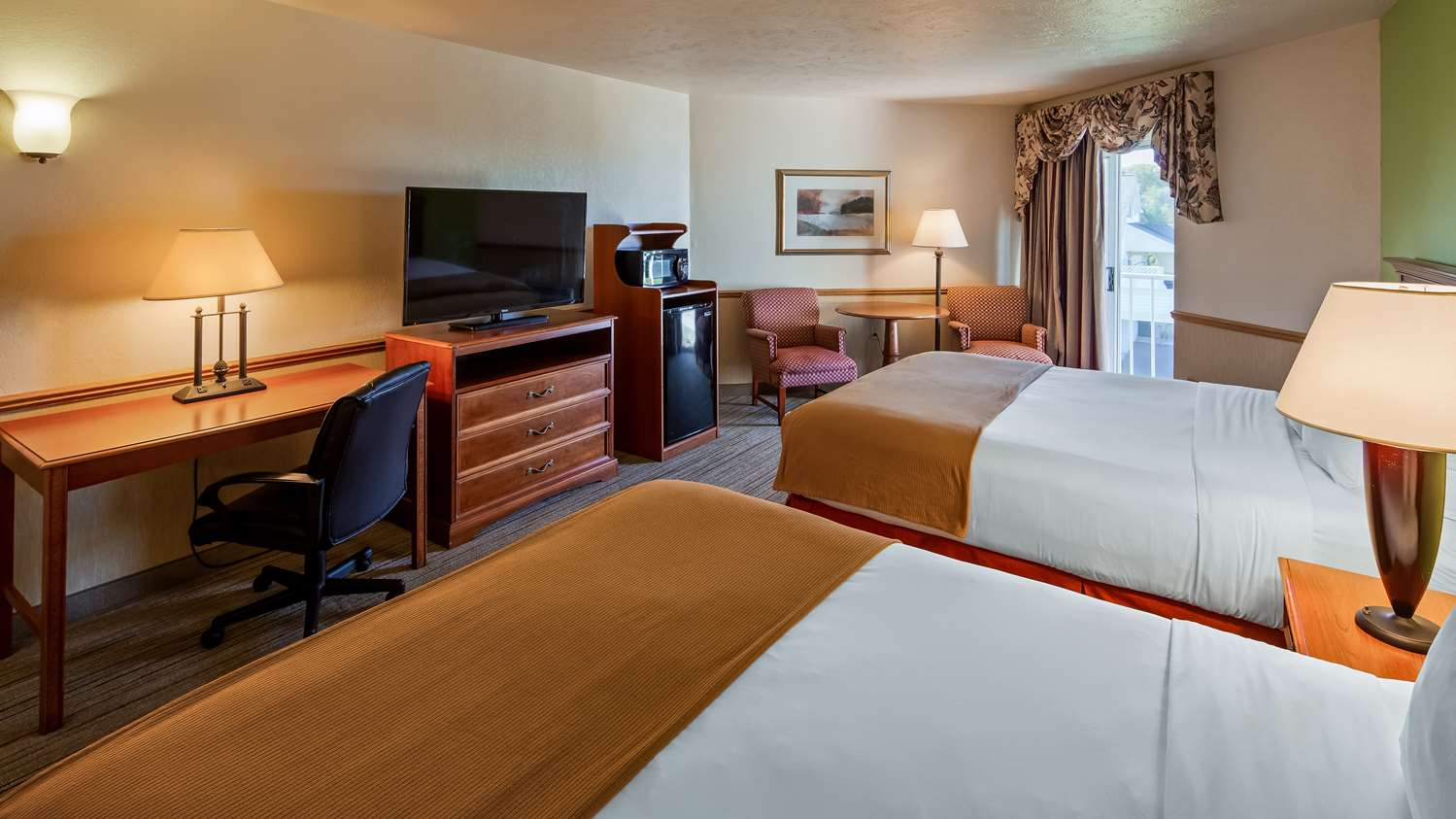Apple Tree Inn, SureStay Collection | Rooms & Rates