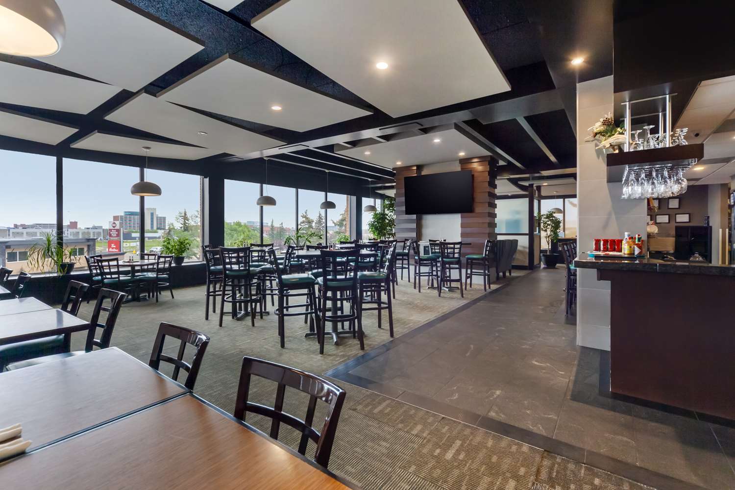 Screen Actors Cooper's Hawk November Wine Of The Month Hotel