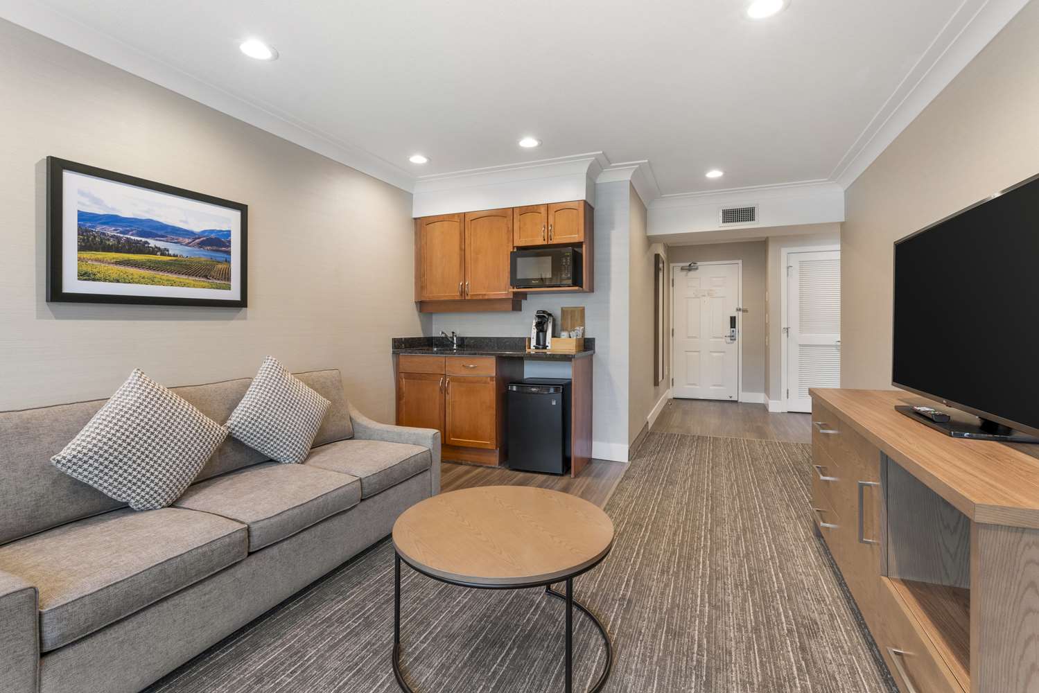 Hotel in Kelowna Best Western Plus Kelowna Hotel Suites