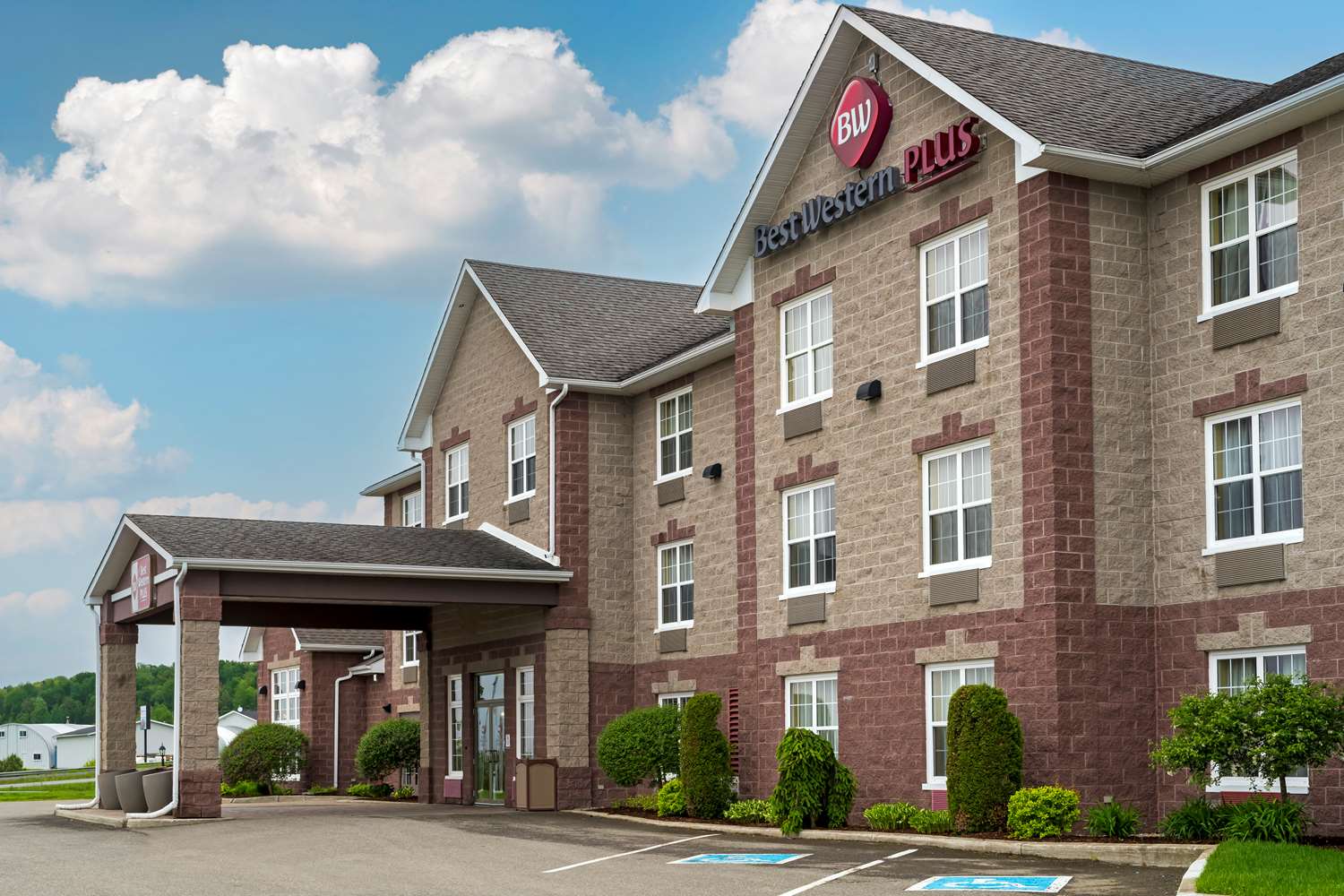 Best Western Plus Grand-Sault Hotel / #CanadaDo / Best Places to Stay in Grand Falls