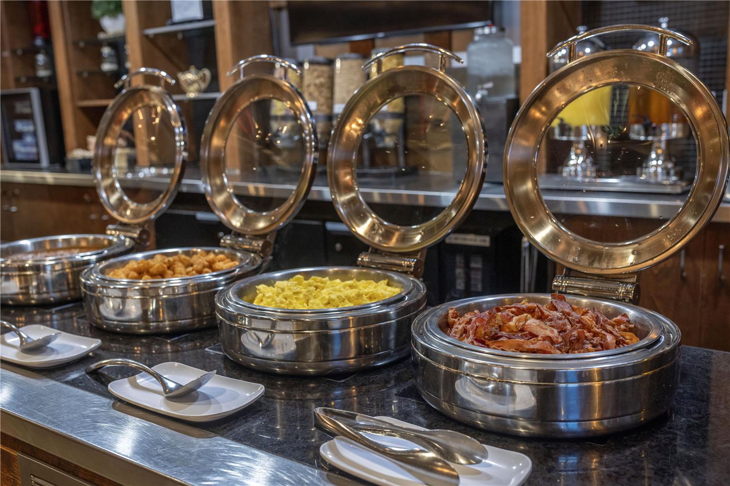 Hotel in Halifax Best Western Plus Chocolate Lake Hotel