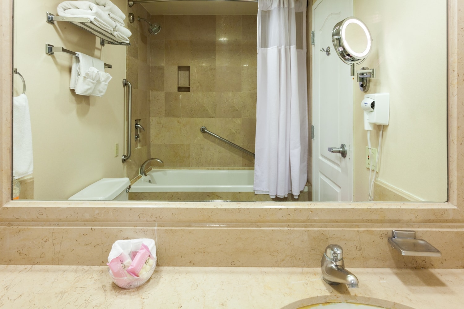 hotels in laredo tx with jacuzzi in-room