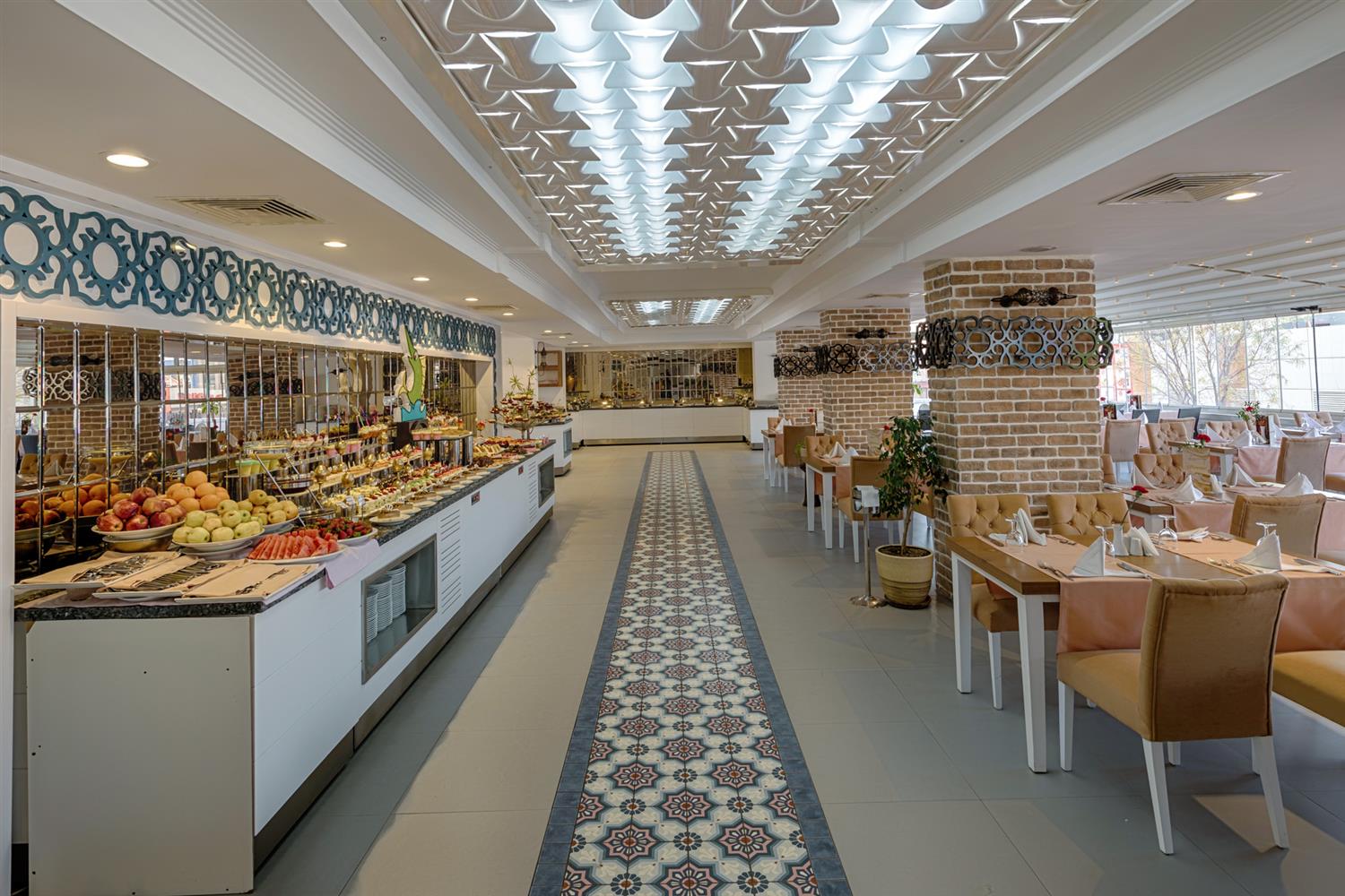 отель кхан в турции анталия. оаэ отель tulip inn. Best western khan. Crystal plaza al majaz (ex. Khan hotel 4.