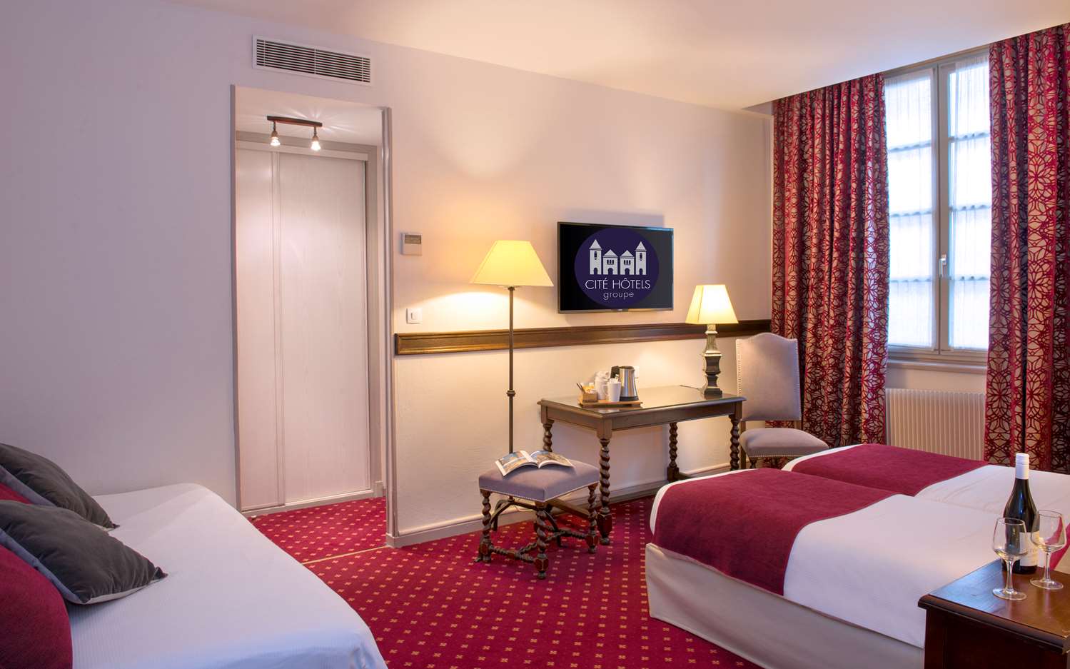Hotel A Carcassonne Best Western Plus Le Donjon Coeur De La Cite Medievale