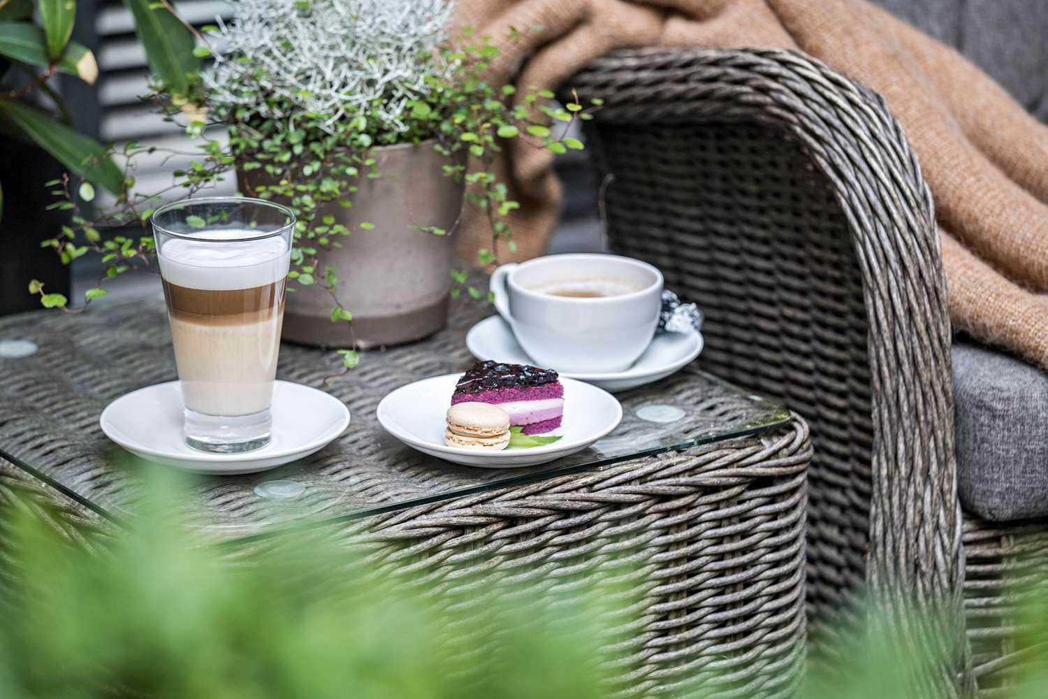 Tazza colazion c/piattino Fiore del mese - Gennaio