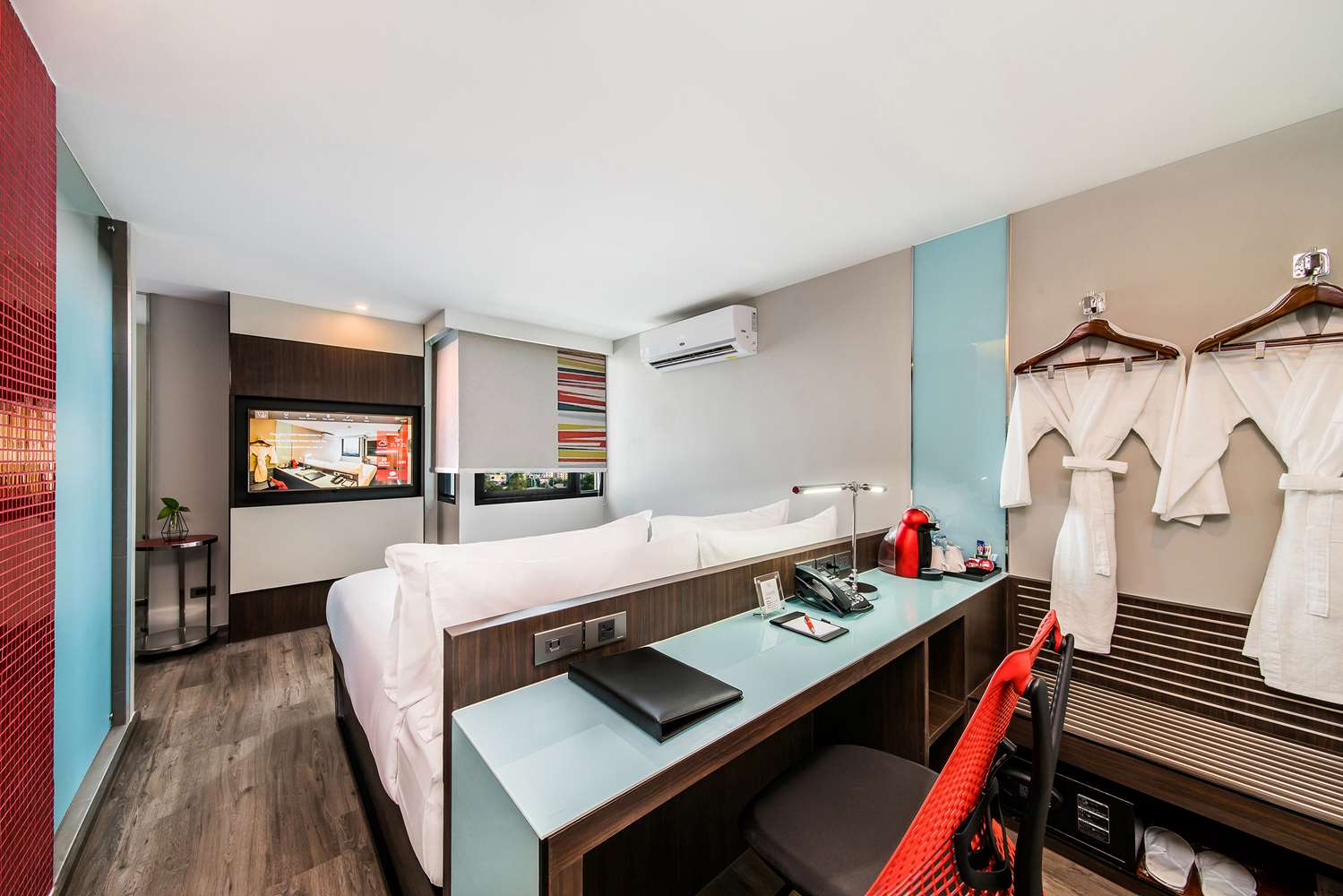 Hotel Rooms at the Vīb by Best Western Sanam Pao